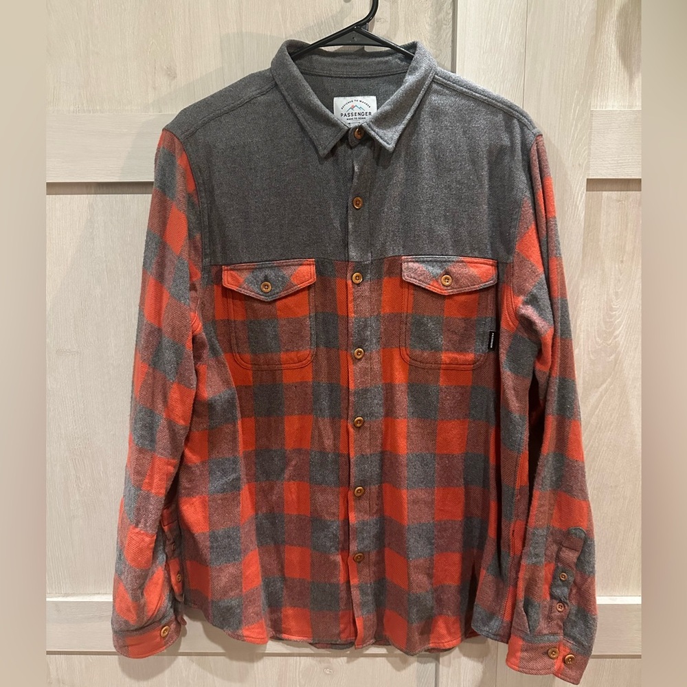 Passenger flannel button down (M)